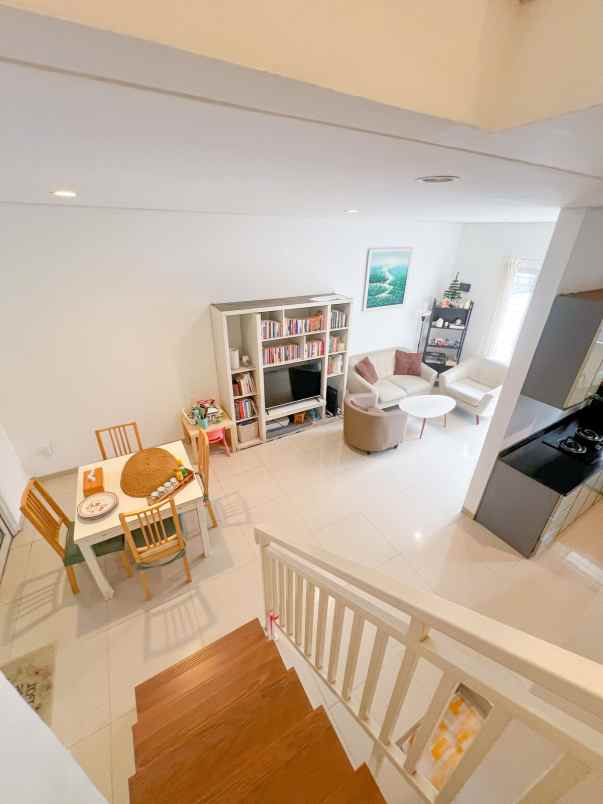 rumah 2 lantai di graha bintaro 1 mnt ke tol parigi