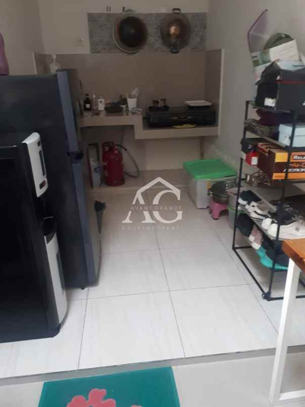 rumah 2 lantai di nawara residence pakis malang