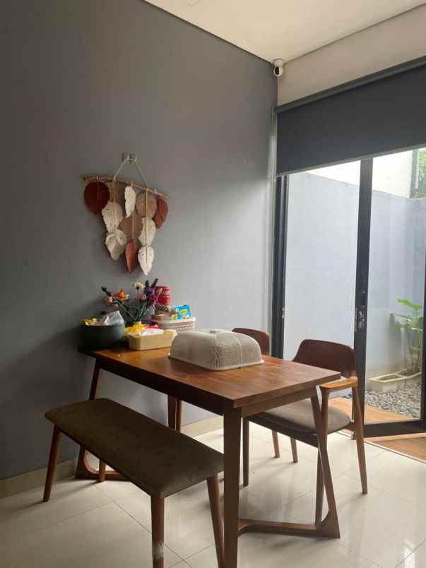 rumah 2 lantai kelapa dua depok