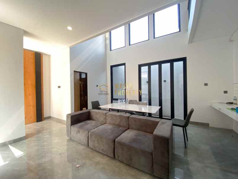 rumah 2 lantai odern strategis di sukoharjo ngaglik