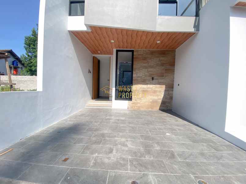 rumah 2 lantai odern strategis di sukoharjo ngaglik