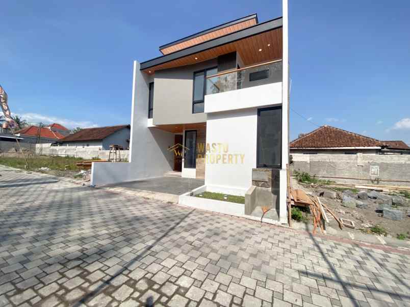 rumah 2 lantai odern strategis di sukoharjo ngaglik