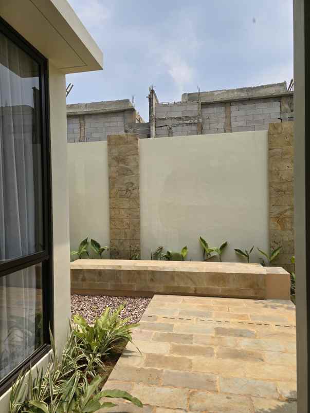 rumah 2 lantai view gunung