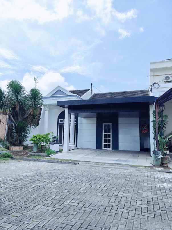 rumah 2 lantai villa esperanza ngaliyan