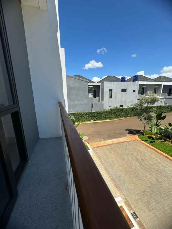 rumah baru 2 lantai siap huni di pamulang