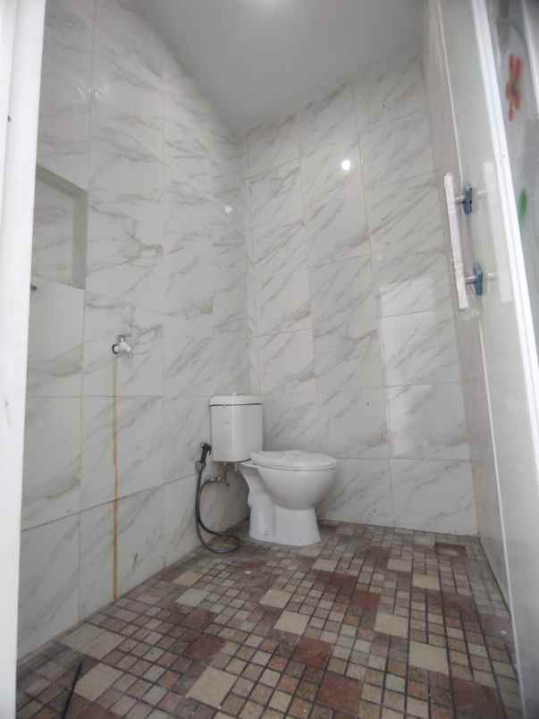 rumah baru dekat tol jatiwaringin pondok gede