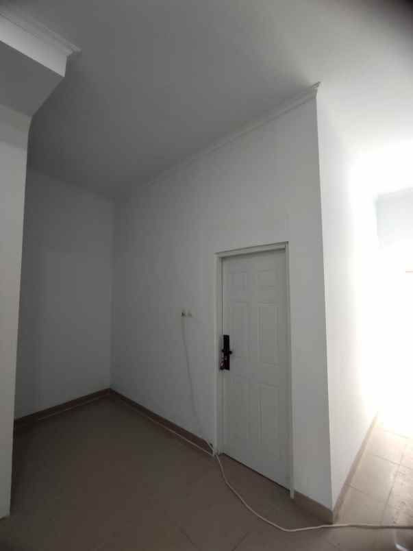 rumah baru dekat tol jatiwaringin pondok gede