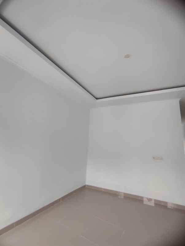 rumah baru dekat tol jatiwaringin pondok gede