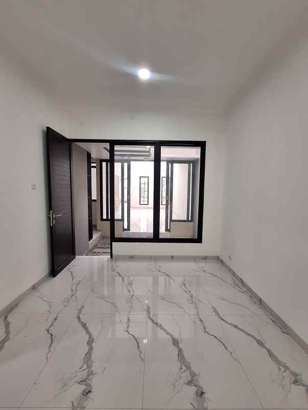 rumah baru siap huni di cempaka putih jakpus