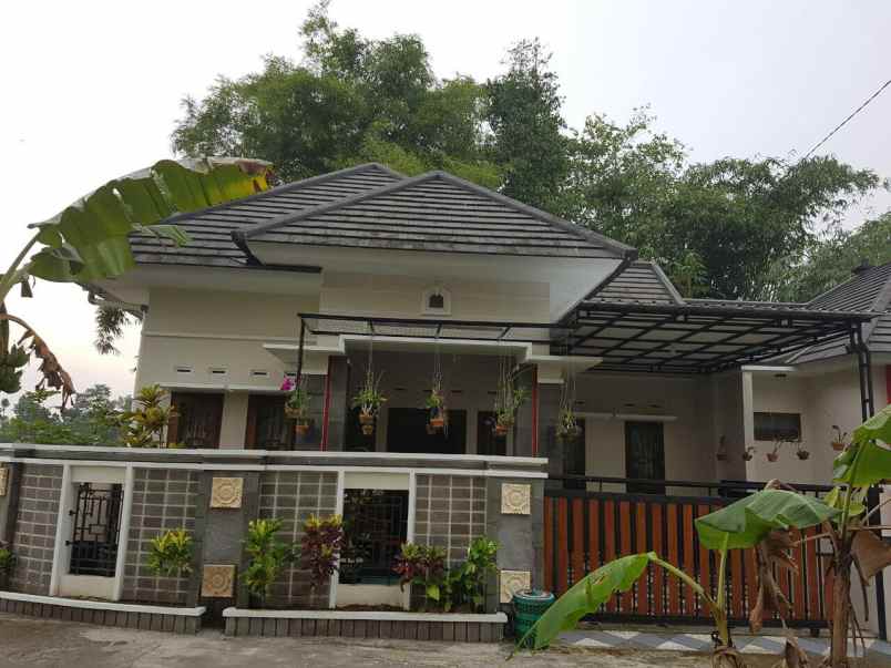 rumah baru unfurnished shm di purwomartani sleman