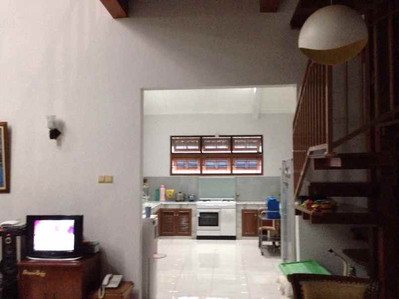 rumah besar murah strategis tanpa perantara