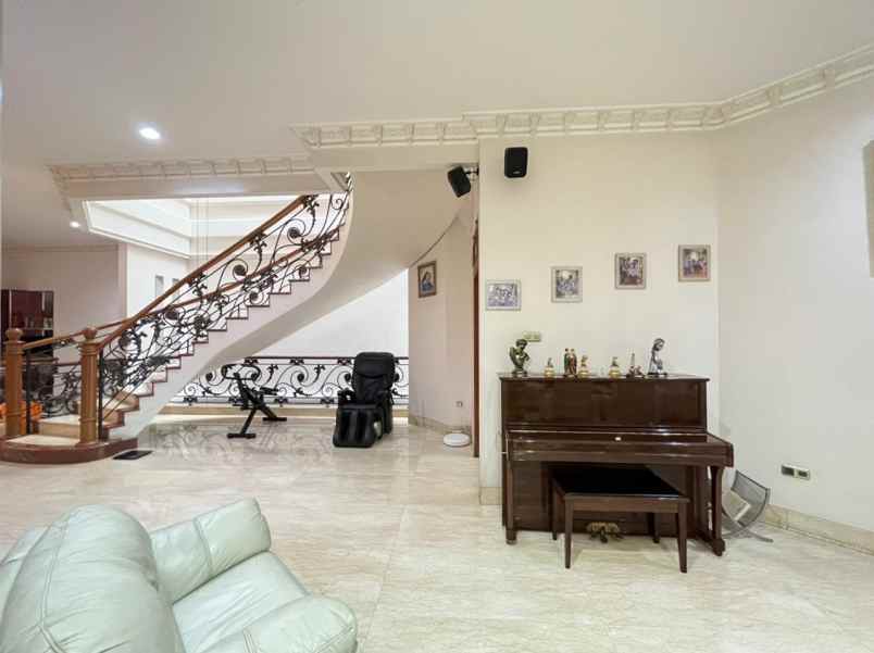 rumah bukit gading mediterania