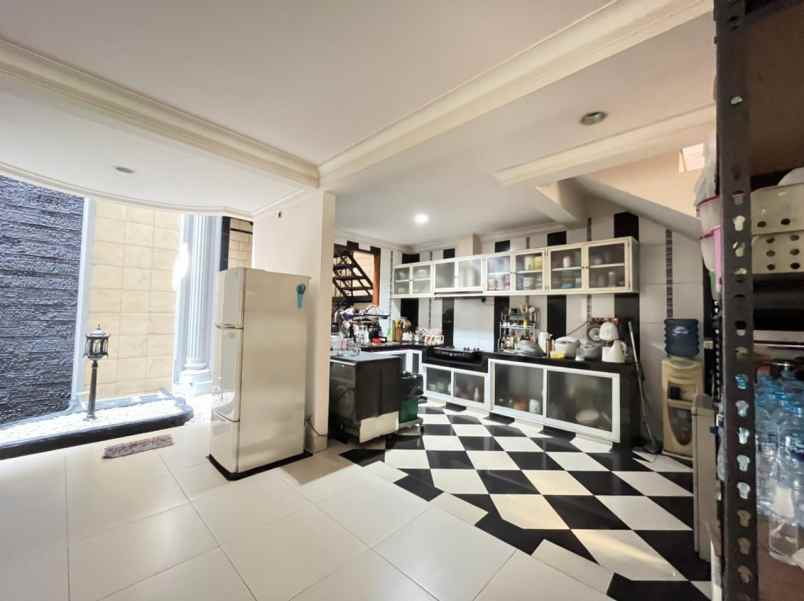 rumah bukit gading mediterania