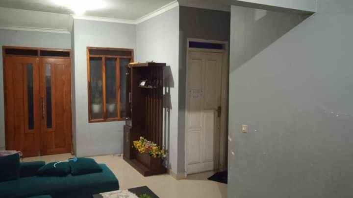 rumah cisaranten kulon