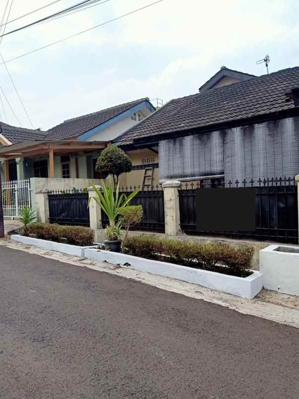rumah dalam komlek di jalan pesantren cibabat cimahi
