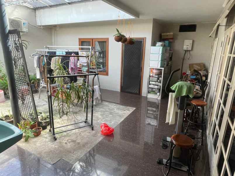 rumah dharmahusada indah utara row 3 mobil