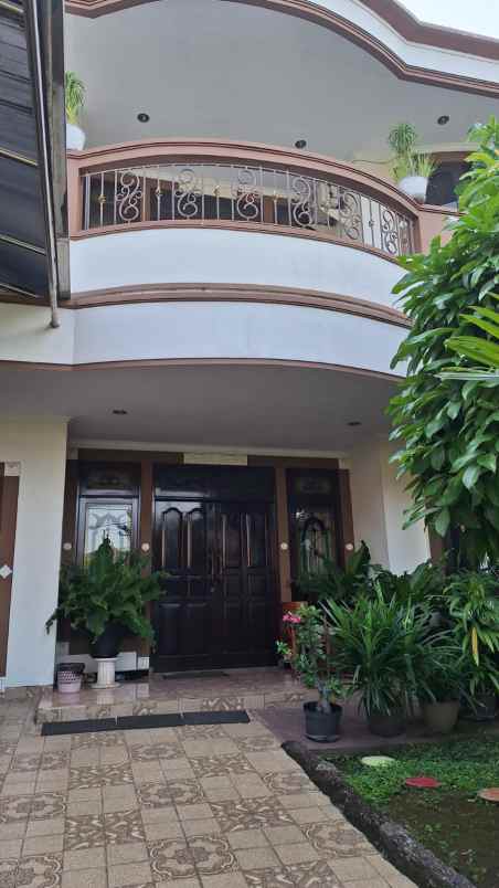 rumah dharmahusada manyar surabaya row jalan kembar