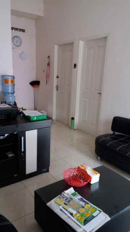 rumah di posisi hook dalam komplek the green sariwangi