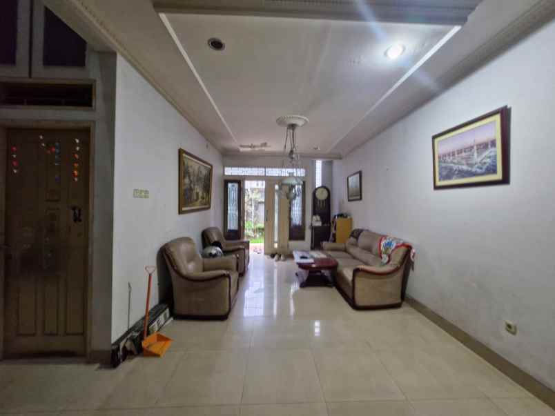 rumah di tebet timur jakarta selatan