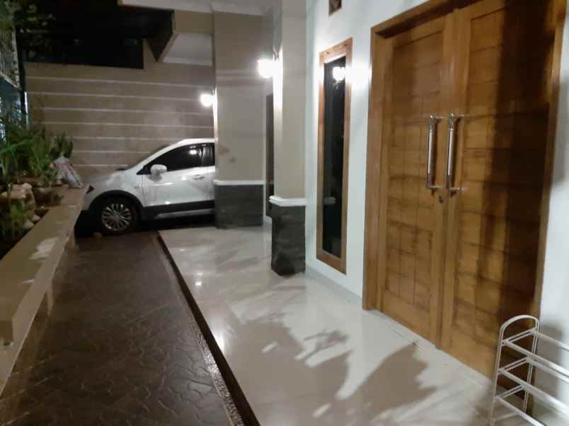 rumah dijual hook 2 lantai lokasi ulujami