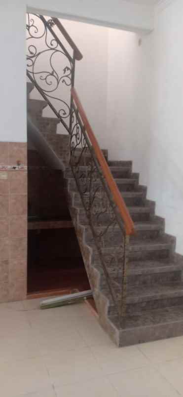 rumah dijual lokasi strategis di suhat kota malang