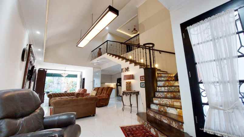 rumah disewakan dekat mall taman anggrek central park