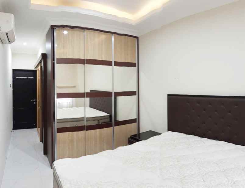 rumah disewakan dekat mall taman anggrek central park
