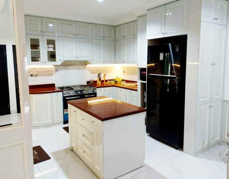 rumah disewakan dekat mall taman anggrek central park