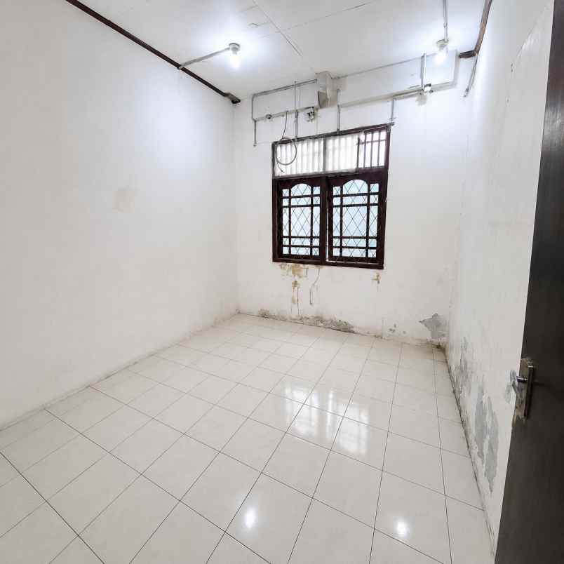 rumah disewakan di cipete selatan