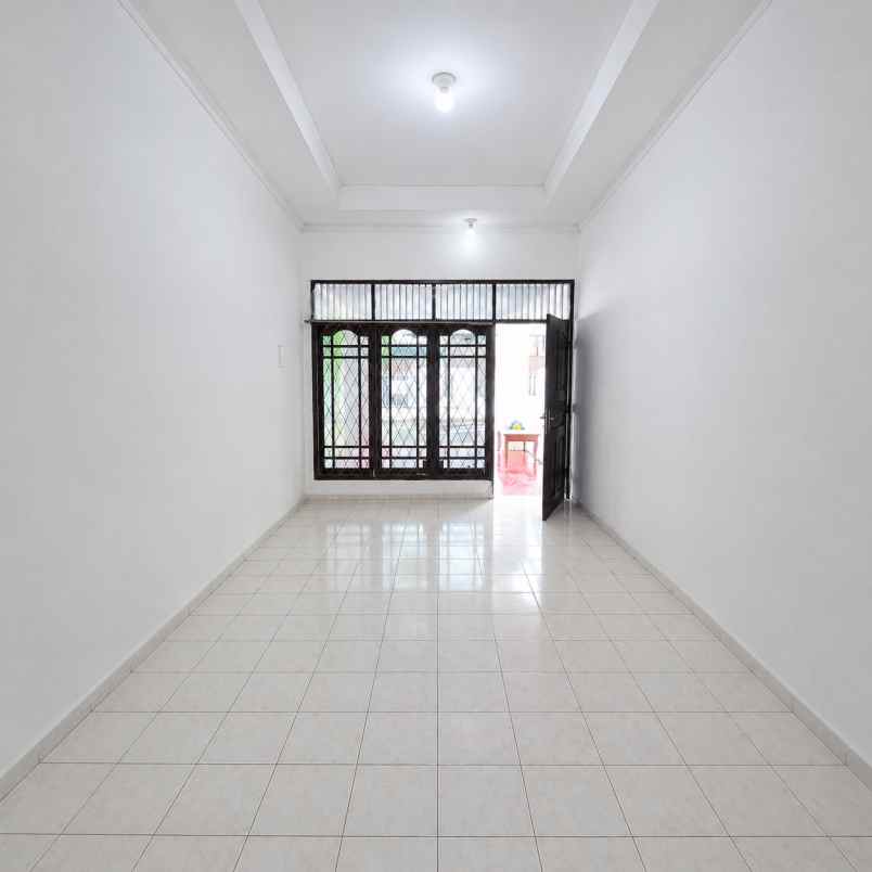 rumah disewakan di cipete selatan