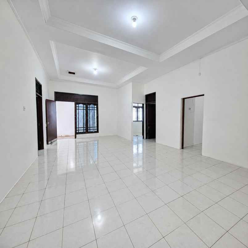 rumah disewakan di cipete selatan