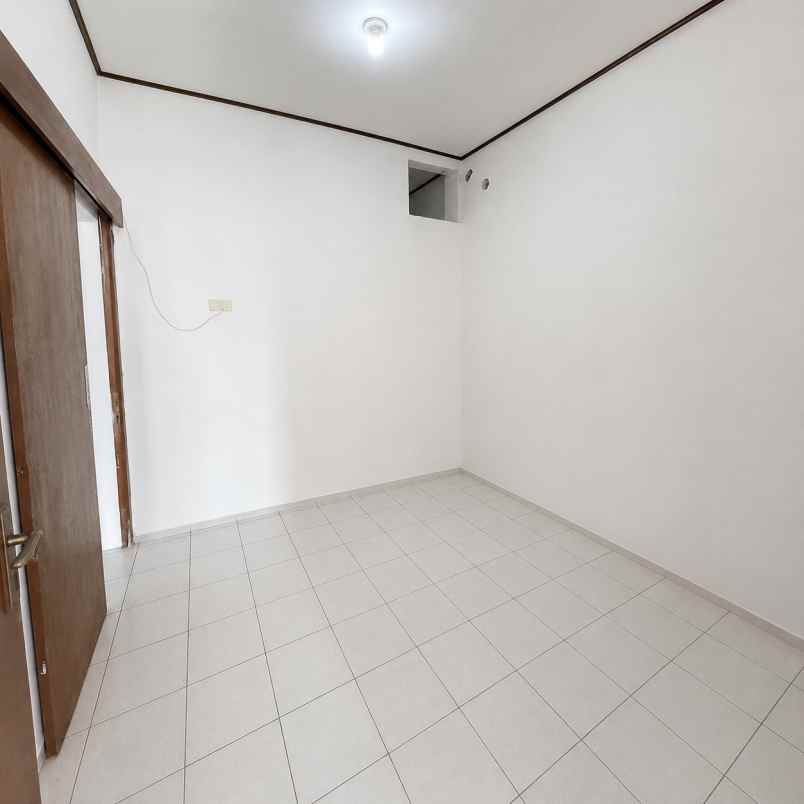 rumah disewakan di cipete selatan