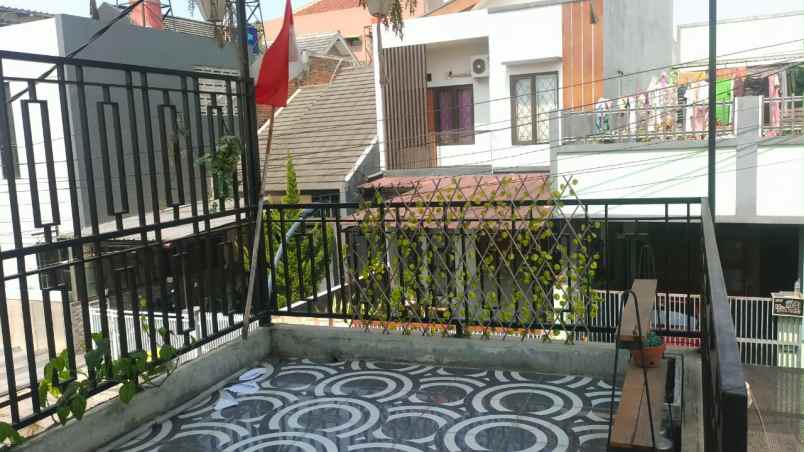 rumah dua lantai cisaranten wetan cinambo bandung