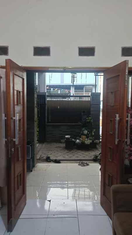 rumah dua lantai cisaranten wetan cinambo bandung