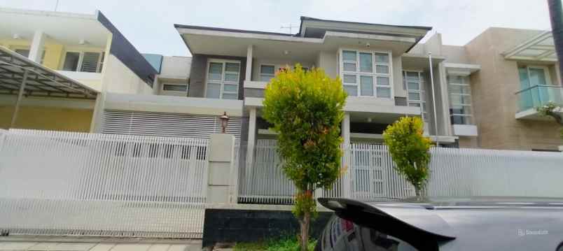 rumah eksklusif puri galaxy dekat merr surabaya