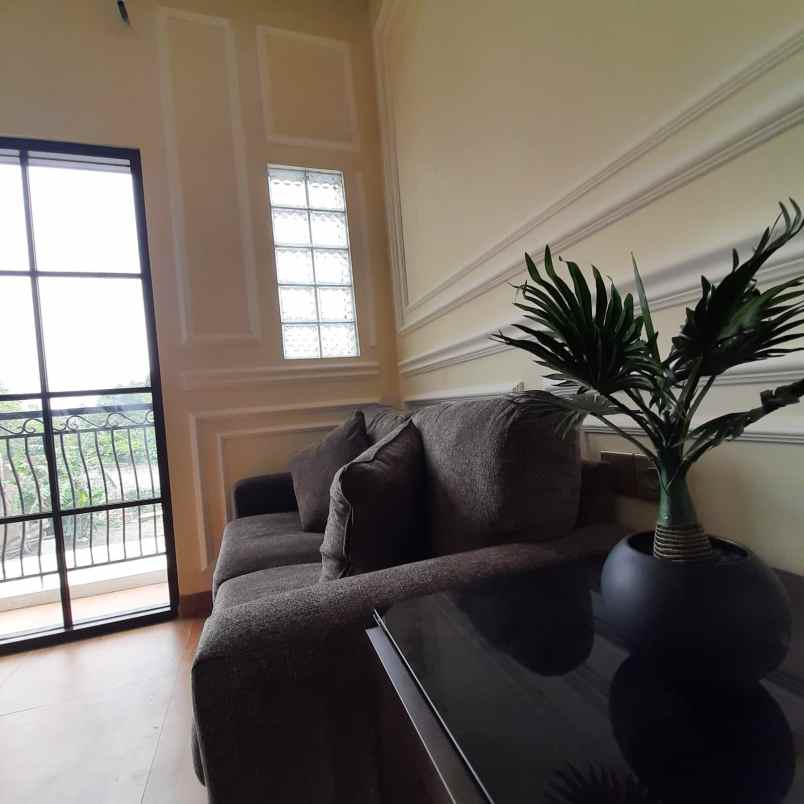 rumah exclusive di jantung kota kediri