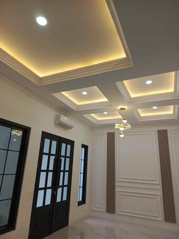 rumah exclusive di jantung kota kediri