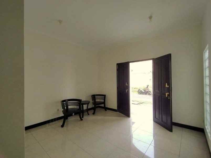 rumah galaxy royal palace strategis siap huni