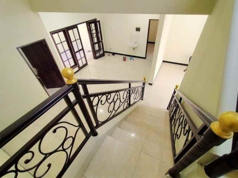 rumah galaxy royal palace strategis siap huni