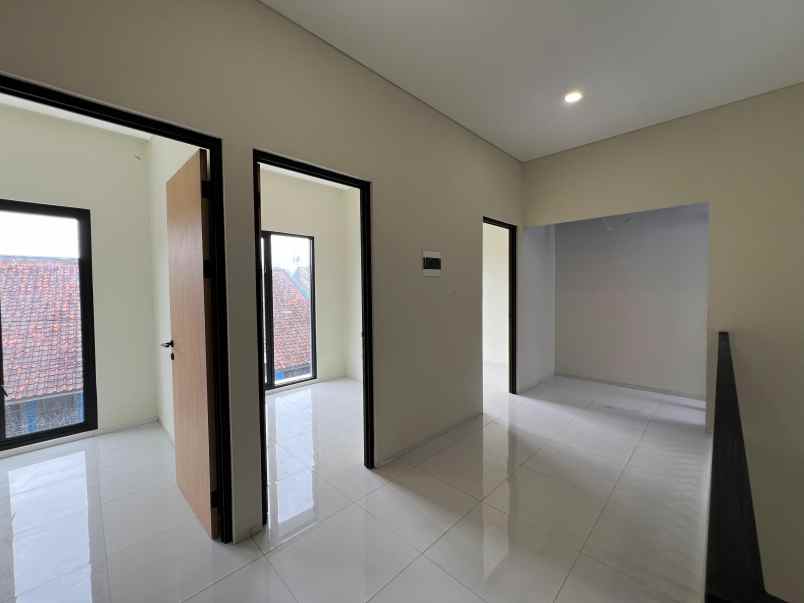 rumah gress 2 lantai jl golf arcamanik endah bandung