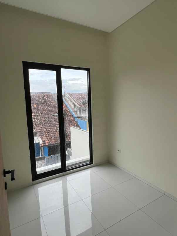 rumah gress 2 lantai jl golf arcamanik endah bandung