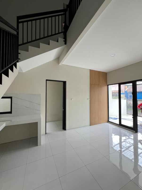 rumah gress 2 lantai jl golf arcamanik endah bandung