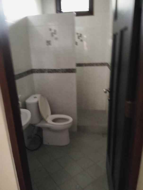 rumah hook 2 lantai di pusat kota bandung