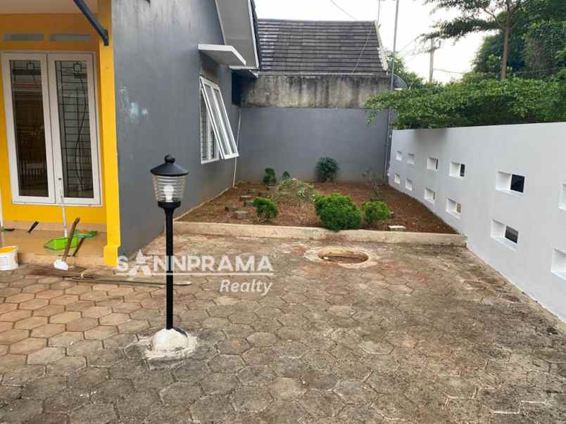 rumah hook di komplek bella casa depok imelin