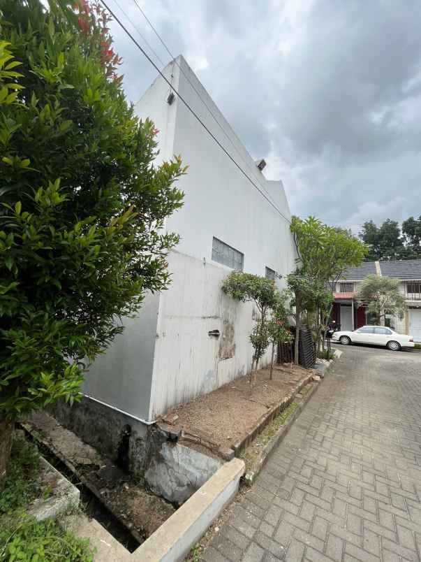 rumah hook luas pinus regency cinambo