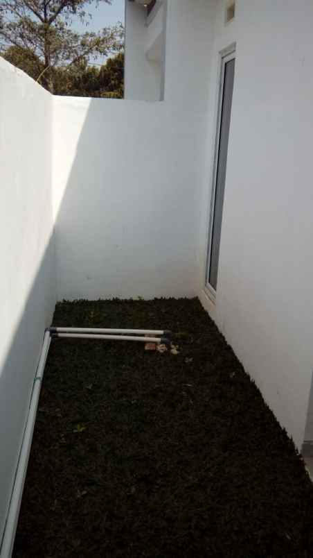 rumah jalan raya arco sawangan depok