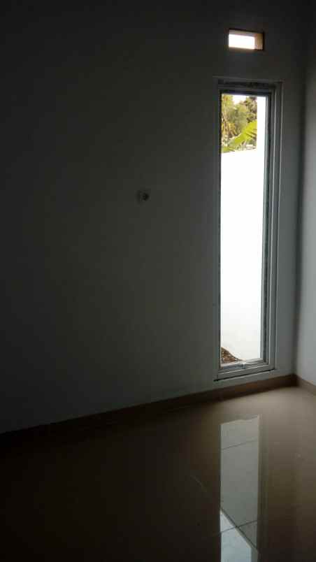 rumah jalan raya arco sawangan depok