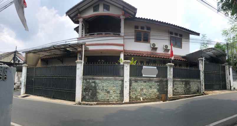 Rumah 2 Lt Nuansa Jawa Dgn Pintu Gebyok Jepara Di Jl Kalibata Utara