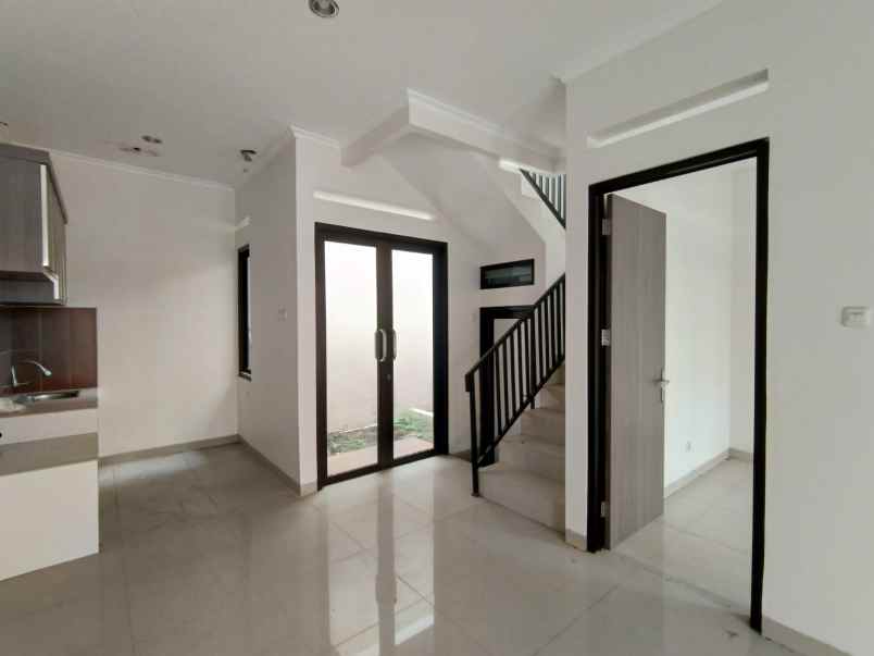 rumah jl raya arco