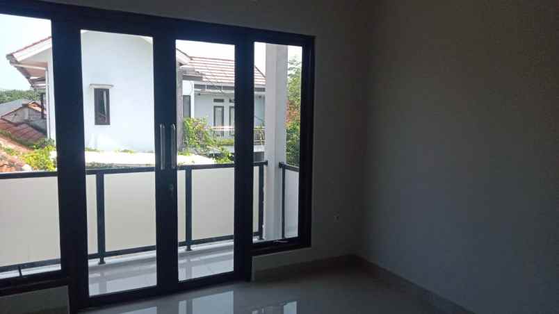 rumah jl raya arco